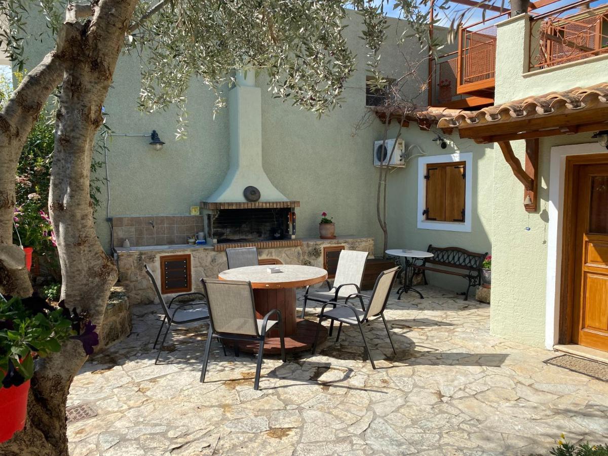 Pegasus House Hotel Corinth Exterior foto