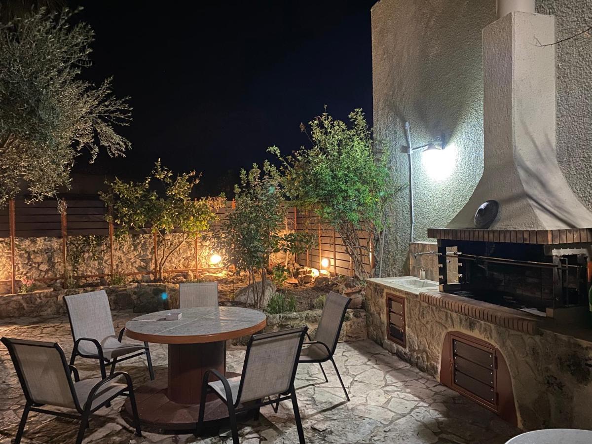 Pegasus House Hotel Corinth Exterior foto